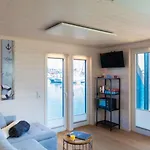 Botel Hausboot Isa - Huus & *