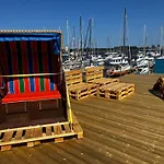 Botel Hausboot Isa - Huus &
