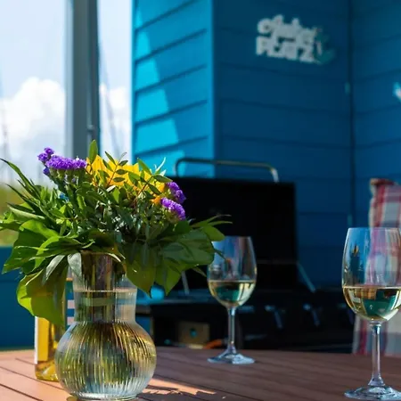 Hausboot Isa - Huus & * Großenbrode