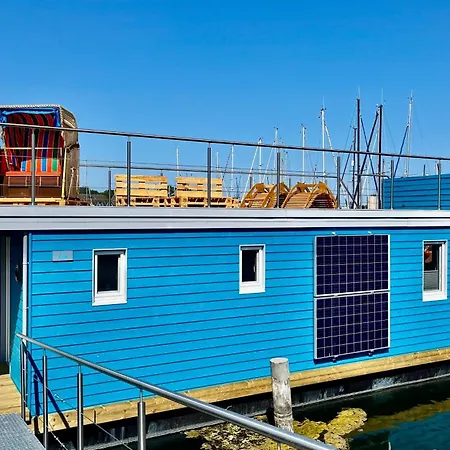 Hausboot Isa - Huus & * Großenbrode