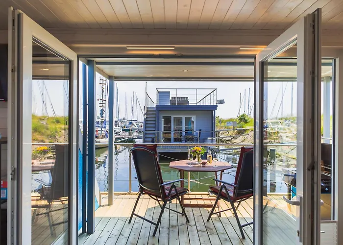 Botel Hausboot Isa - Huus&meer
